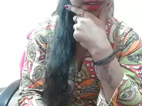 LovingPihu online show from 01/31/25, 05:40