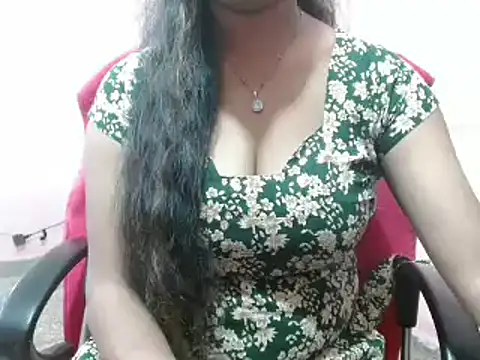 LovingPihu online show from 02/04/25, 08:56