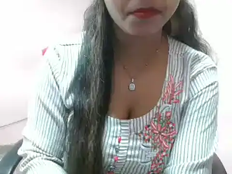 LovingPihu online show from 02/07/25, 08:22