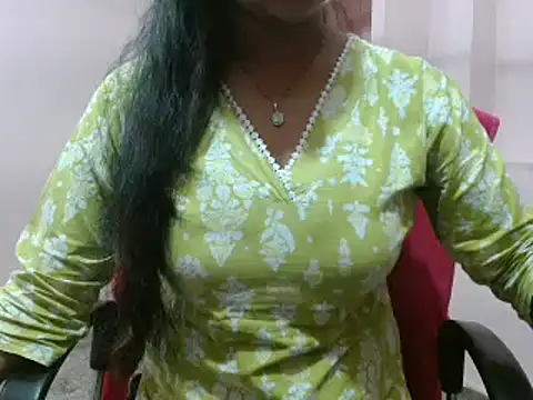 LovingPihu online show from 02/18/25, 11:55