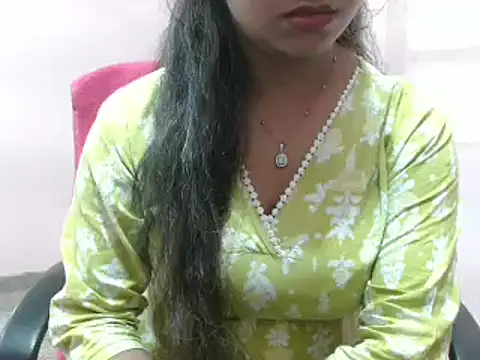 LovingPihu online show from 03/15/25, 05:41