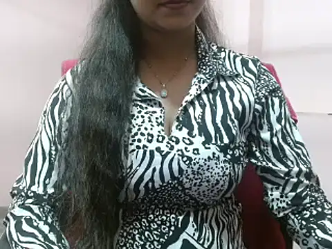 LovingPihu online show from 03/17/25, 11:21