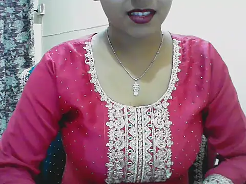 LovingPihu online show from 05/12/26, 05:37