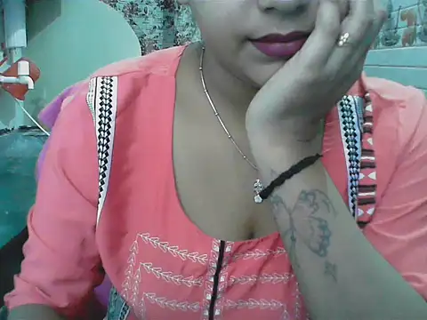 LovingPihu online show from 06/01/26, 04:14