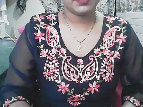 LovingPihu online show from 06/12/26, 05:28