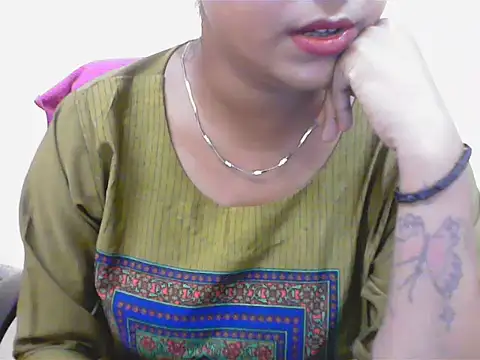 LovingPihu online show from 07/23/26, 06:11