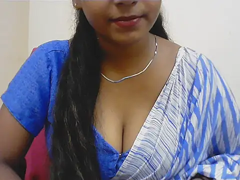 LovingPihu online show from 07/28/26, 12:59