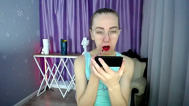 queen a n i online show from 01/31/25, 08:54