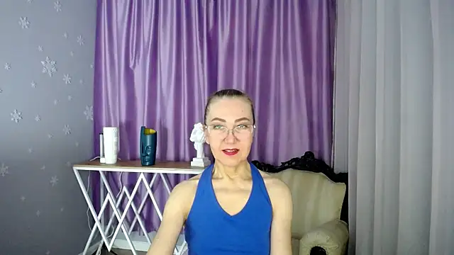 queen a n i online show from 02/11/25, 11:10