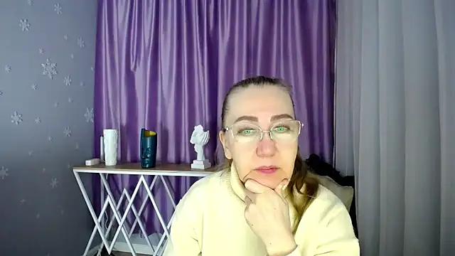 queen a n i online show from 03/09/25, 08:29