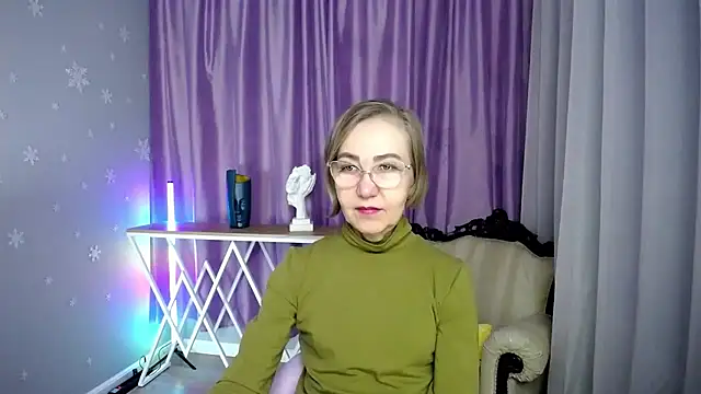 Snapshot of queen_a_n_i chatting on 11/23/25, 10:15 queen a n i online show from 11/23/25, 10:15