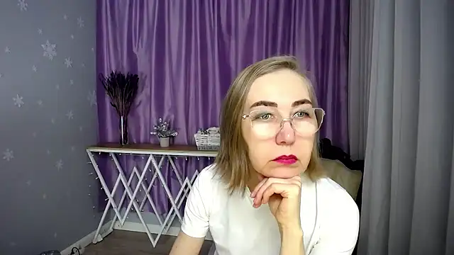 queen a n i online show from 05/02/26, 06:40