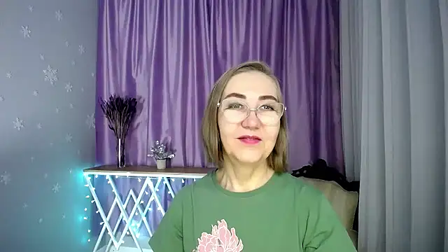queen a n i online show from 05/04/26, 08:54