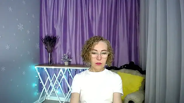queen a n i online show from 05/24/26, 07:35