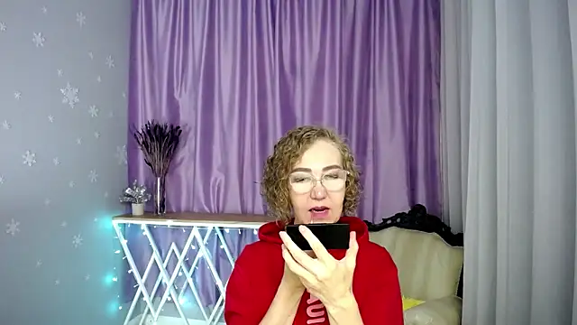 queen a n i online show from 06/06/26, 12:10