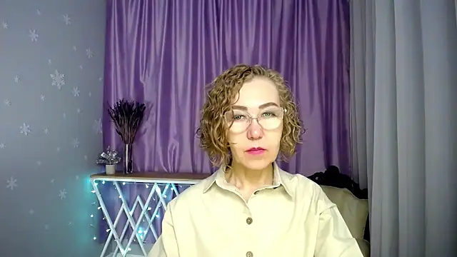queen a n i online show from 06/15/26, 04:58