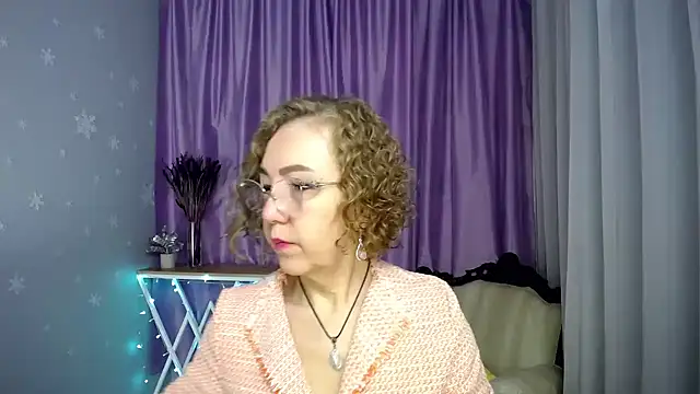 queen a n i online show from 06/19/26, 06:07