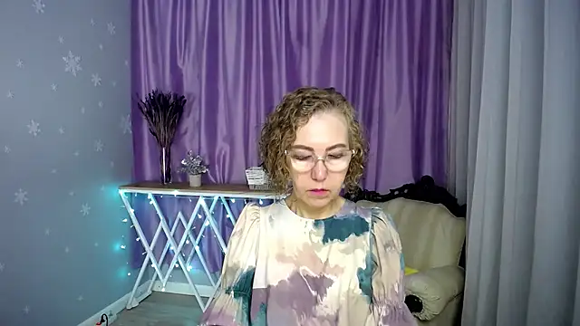 queen a n i online show from 06/20/26, 05:54