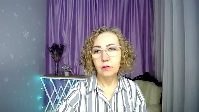queen a n i online show from 06/25/26, 08:08