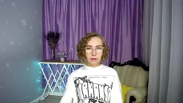 queen a n i online show from 06/29/26, 08:53