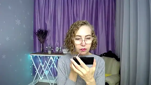 queen a n i online show from 07/19/26, 05:00