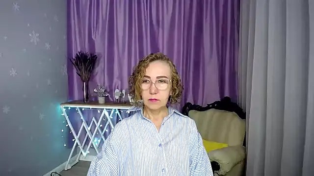 queen a n i online show from 07/22/26, 06:16