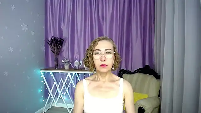 queen a n i online show from 07/27/26, 10:00
