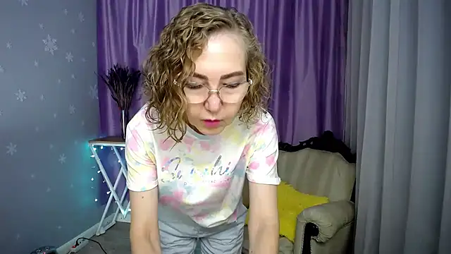 queen a n i online show from 07/28/26, 05:58