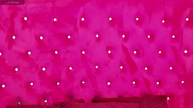 LoraDelNiro online show from 12/10/24, 01:00