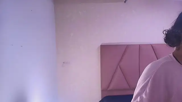 Snapshot of lay_navas chatting on 10/27/25, 07:18 lay navas online show from 10/27/25, 07:18