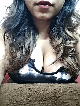 Snapshot of RESHMI_07 chatting on 09/16/25, 03:24 RESHMI 07 online show from 09/16/25, 03:24