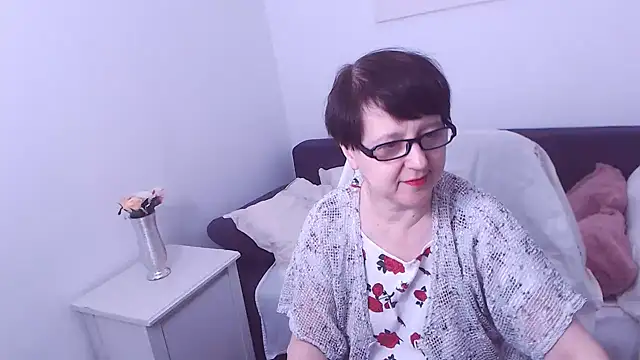 Snapshot of ChristaRose chatting on 12/15/24, 01:02 ChristaRose online show from 12/15/24, 01:02