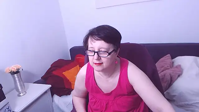 Snapshot of ChristaRose chatting on 10/15/25, 12:22 ChristaRose online show from 10/15/25, 12:22
