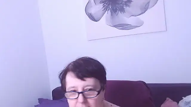 Snapshot of ChristaRose chatting on 11/10/25, 02:43 ChristaRose online show from 11/10/25, 02:43