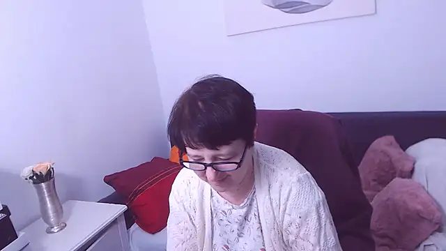 Snapshot of ChristaRose chatting on 11/28/25, 10:23 ChristaRose online show from 11/28/25, 10:23