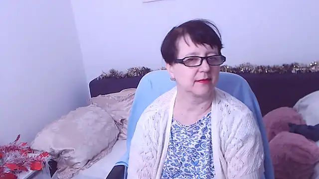 Snapshot of ChristaRose chatting on 12/15/25, 02:16 ChristaRose online show from 12/15/25, 02:16