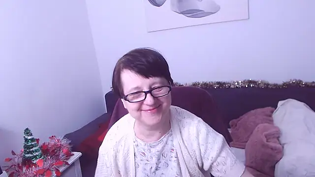 Snapshot of ChristaRose chatting on 12/19/25, 02:18 ChristaRose online show from 12/19/25, 02:18
