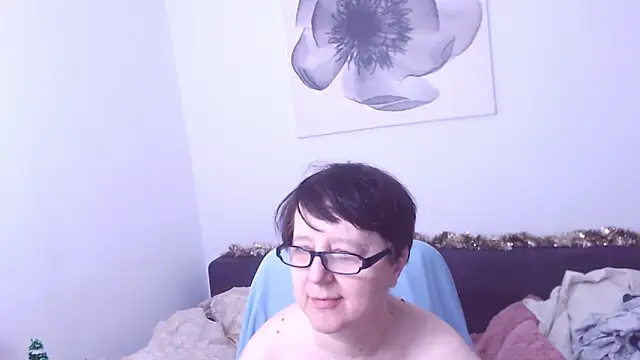 Snapshot of ChristaRose chatting on 12/21/25, 01:40 ChristaRose online show from 12/21/25, 01:40