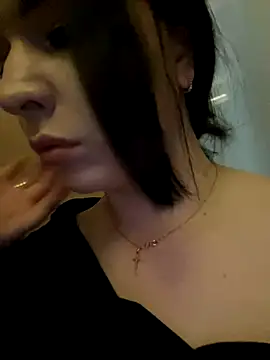 Snapshot of HellMoor chatting on 10/11/25, 05:33 HellMoor online show from 10/11/25, 05:33