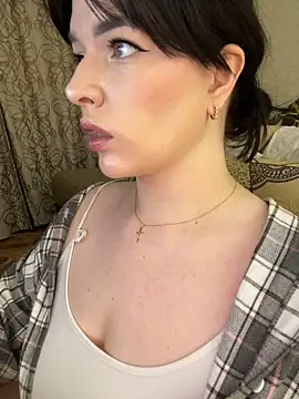 Snapshot of HellMoor chatting on 10/22/25, 01:50 HellMoor online show from 10/22/25, 01:50