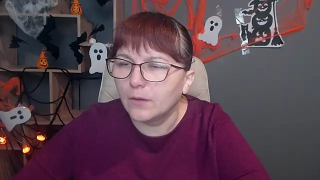 Snapshot of AliceInksSweetty chatting on 10/19/25, 06:14 AliceInksSweetty online show from 10/19/25, 06:14