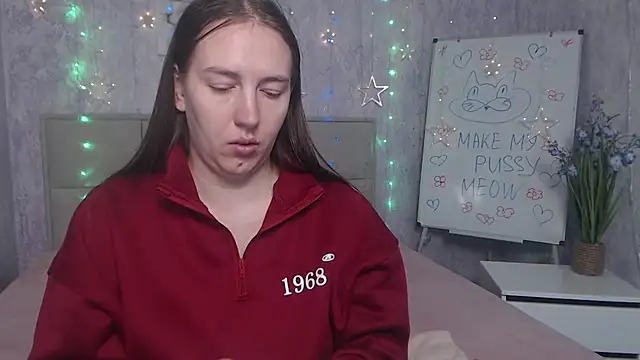 Snapshot of KaleyReed chatting on 09/25/25, 06:39 KaleyReed online show from 09/25/25, 06:39