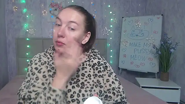 Snapshot of KaleyReed chatting on 09/26/25, 05:44 KaleyReed online show from 09/26/25, 05:44