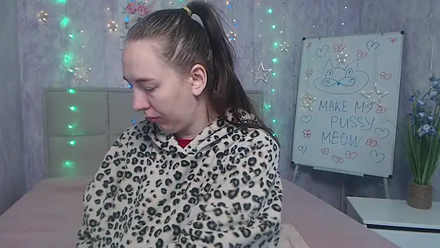 Snapshot of KaleyReed chatting on 10/02/25, 05:47 KaleyReed online show from 10/02/25, 05:47