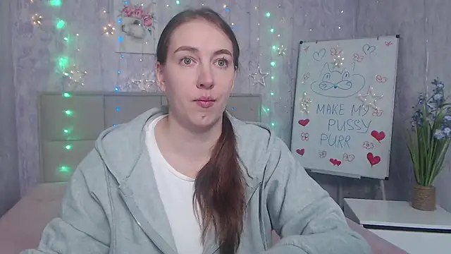 Snapshot of KaleyReed chatting on 10/11/25, 06:01 KaleyReed online show from 10/11/25, 06:01