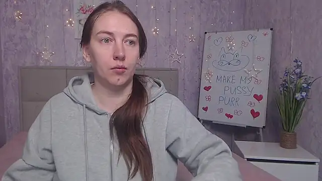 Snapshot of KaleyReed chatting on 10/12/25, 06:45 KaleyReed online show from 10/12/25, 06:45