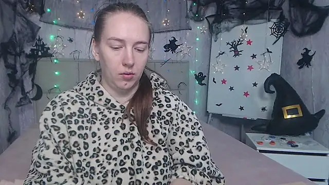 Snapshot of KaleyReed chatting on 10/17/25, 08:17 KaleyReed online show from 10/17/25, 08:17