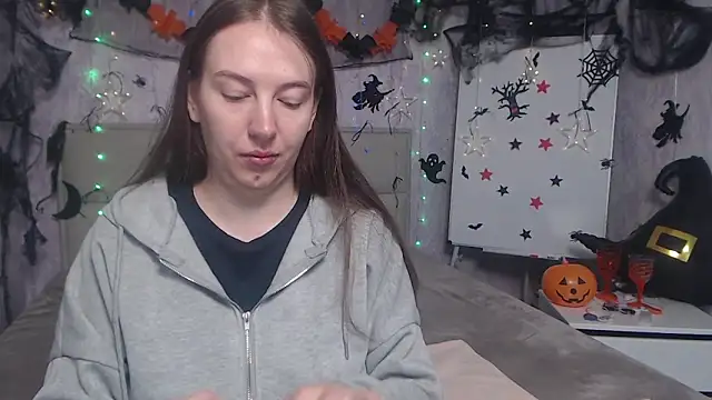 Snapshot of KaleyReed chatting on 10/24/25, 05:15 KaleyReed online show from 10/24/25, 05:15