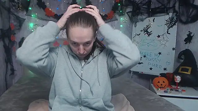 Snapshot of KaleyReed chatting on 10/29/25, 06:15 KaleyReed online show from 10/29/25, 06:15