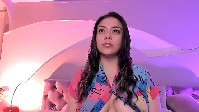 Nicolle W online show from 01/28/25, 11:49